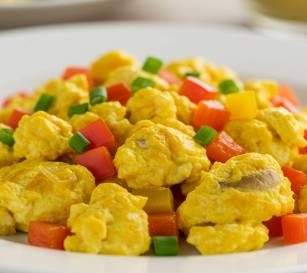 Scrambled Eggs with Turmeric and Vegetables